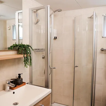 Sfeervol Boschalet 5 Persoons Met Sauna Voorthuizen