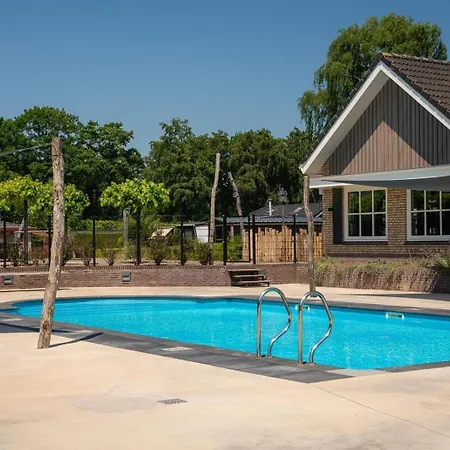 Sfeervol Boschalet 5 Persoons Met Sauna Chalet